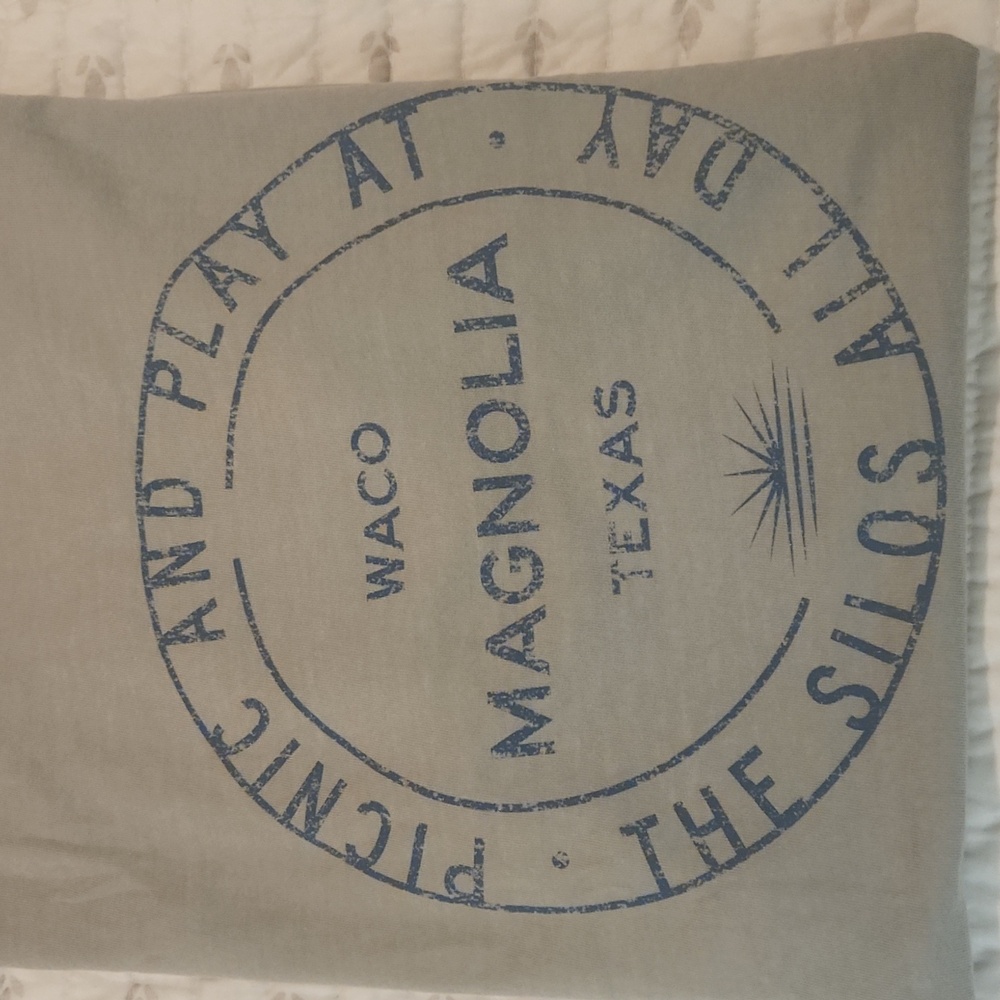 New Magnolia tee shirt from Joanna Gaines Cafe and bakery in Waco TX. - Picture 7 of 9